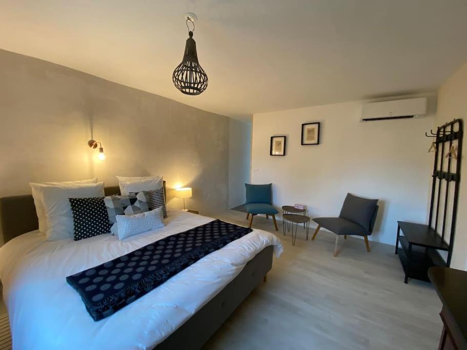 Le Nomade En Provence Bed and Breakfast Bouchet  Buitenkant foto